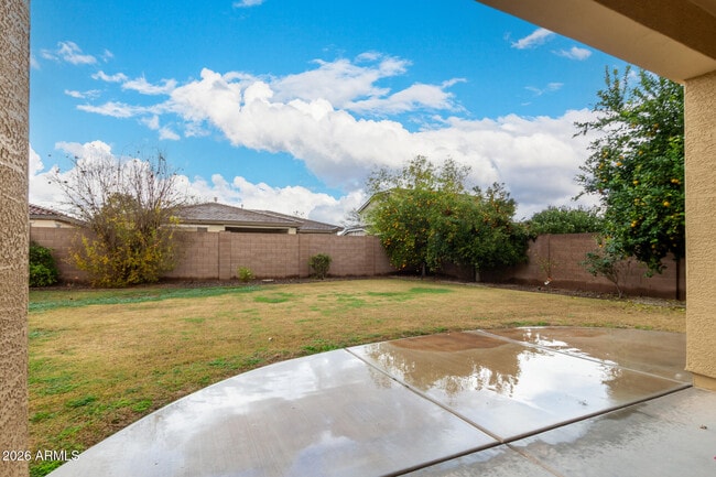 Building Photo - 18838 E Lark Dr