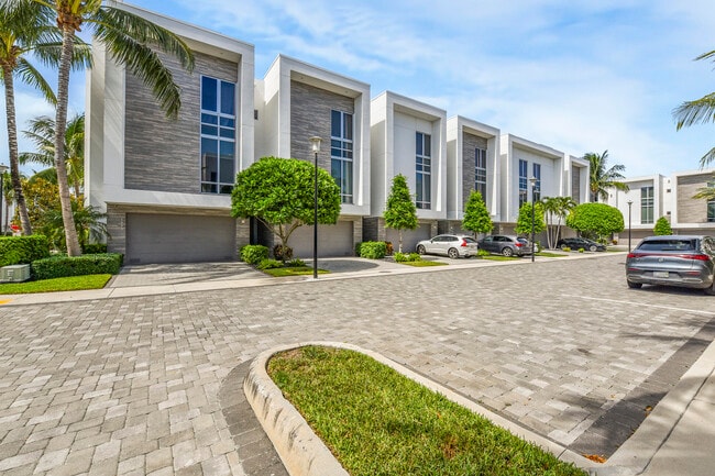 Primary Photo - 4030 NW 18th Way
