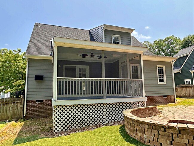 Building Photo - Updated Home in the Heart Of Chesterfield
