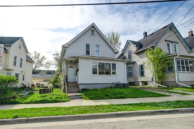 Primary Photo - 205 S Fair Oaks Ave