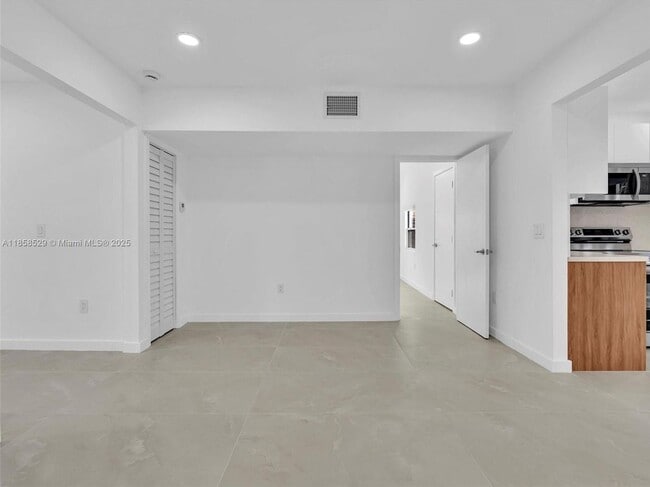 Building Photo - 107 Central Ave