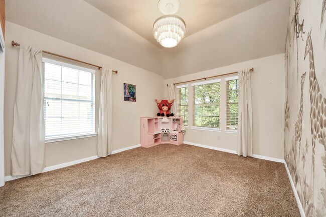 Building Photo - 30214 Vinebriar Dr