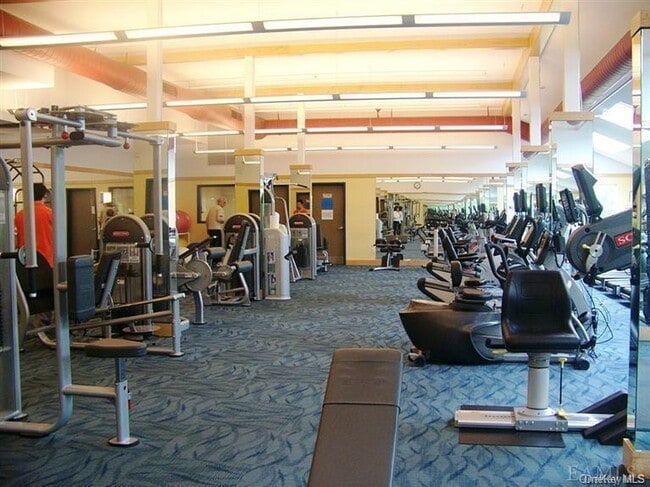 Building Photo - 555 Heritage Hills