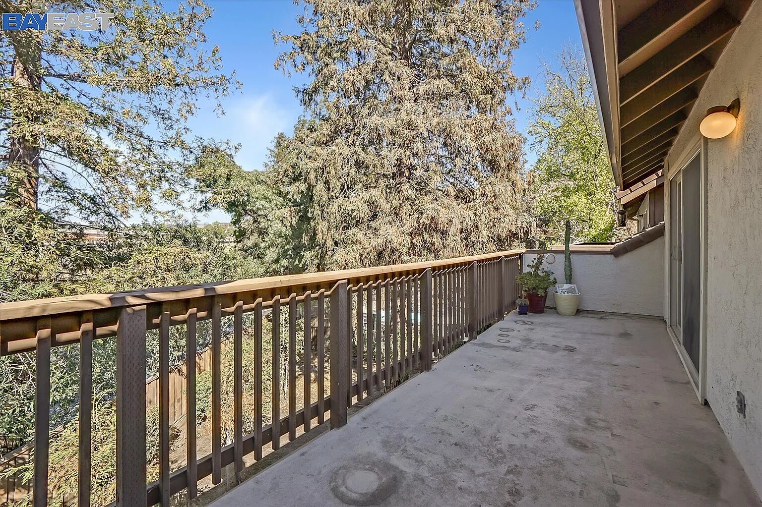 Building Photo - 2055 Sierra Rd