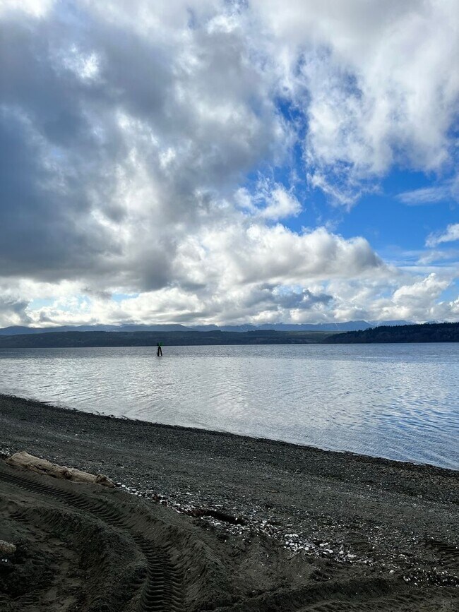 Building Photo - Spectacular Olympic Mountain and Hood Canal Views from Poulsbo Waterfront Home!