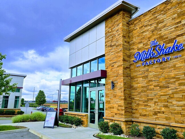 Building Photo - 314 E Lake St