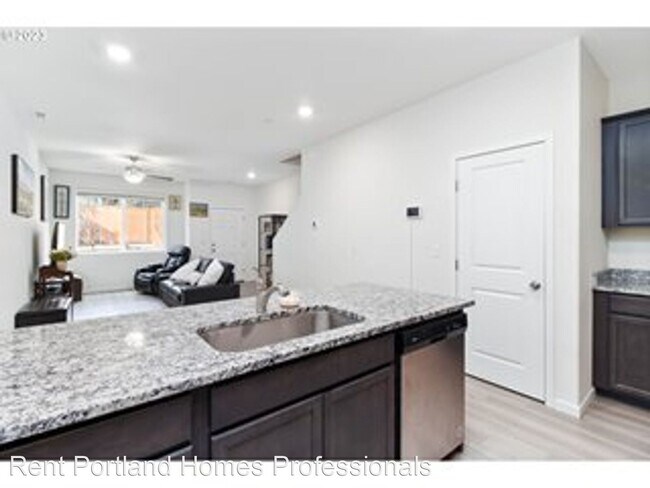 Building Photo - 3 br, 2.5 bath House - 60 NE 134th Place