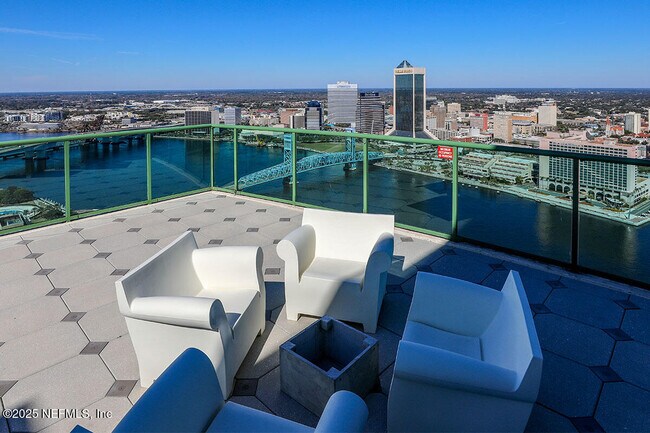 Building Photo - 1431 Riverplace Blvd