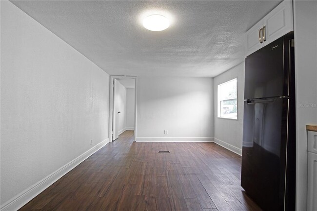 Building Photo - 26 Forest Dr