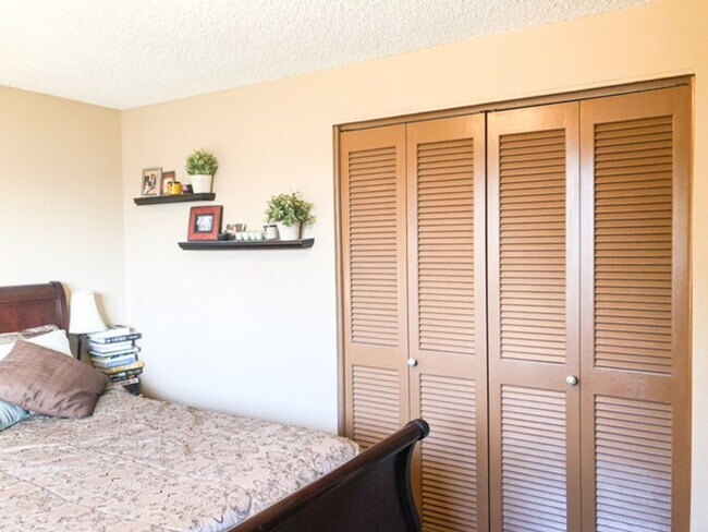 Building Photo - Great location in Milwaukie, OR! 3 bedroom...