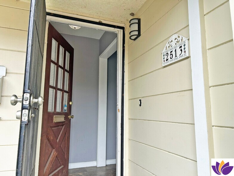 Building Photo - 2513 Denmead St