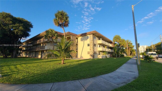 Primary Photo - 7505 SW 82nd St