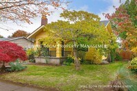 Building Photo - 4542 SE 60th Ave