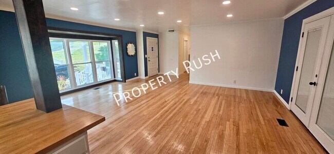 Building Photo - 3229 Westonia Dr