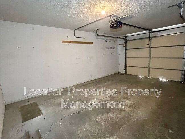 Building Photo - 3800 Stockade Ct