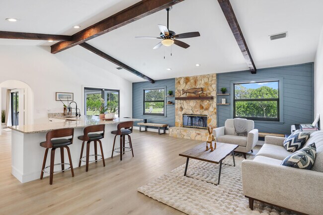 Building Photo - 14704 Black Bear Rd