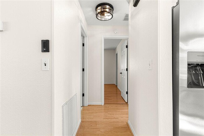Building Photo - 11518 SW 136th Pl