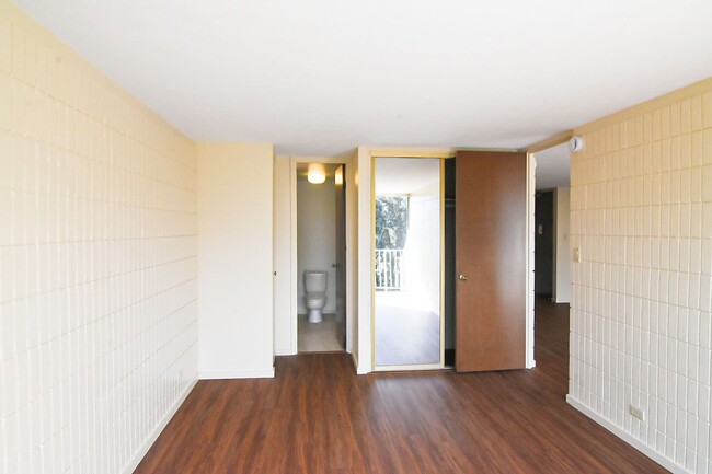 Building Photo - Three Regents - 3BR / 2Bath / 1Pkg - Renta...