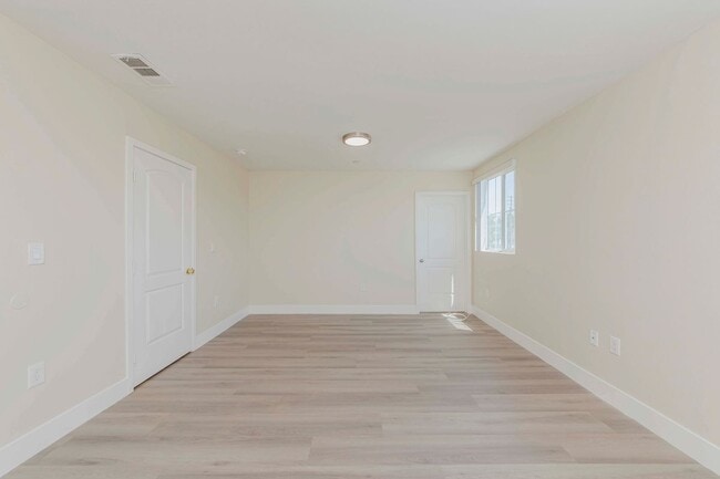 Building Photo - 8711 McKinley Pl