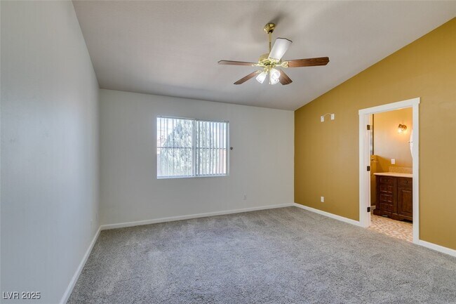 Building Photo - 420 Aloha Dr