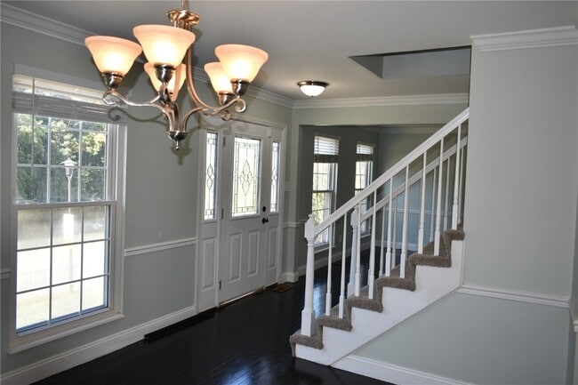 Building Photo - 16407 Westglen Farms Dr