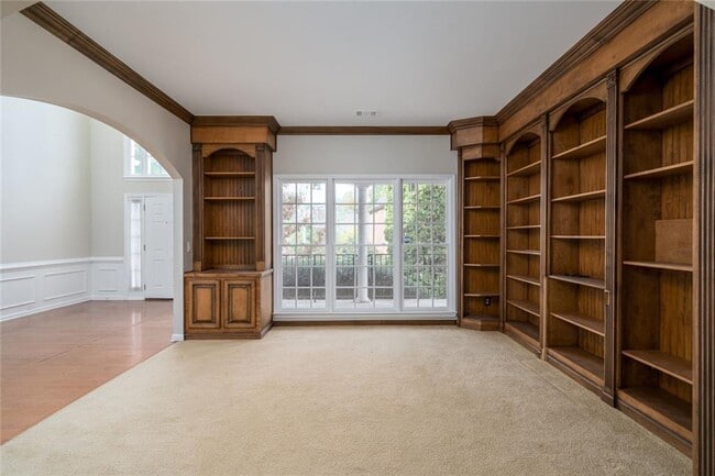 Building Photo - 174 Ennisbrook Dr SE