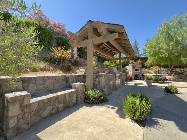 Building Photo - Stunning Single Level Browns Valley Home