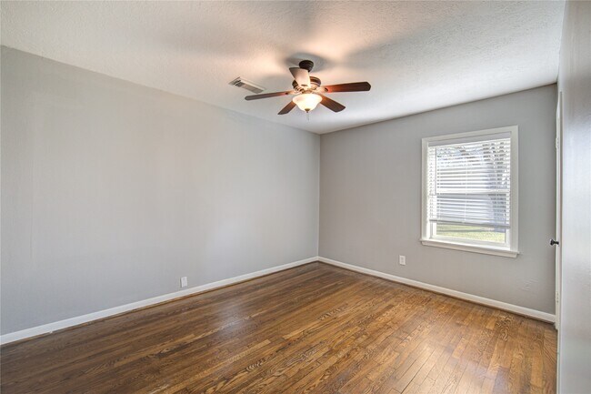 Building Photo - 2714 Southmore Ave