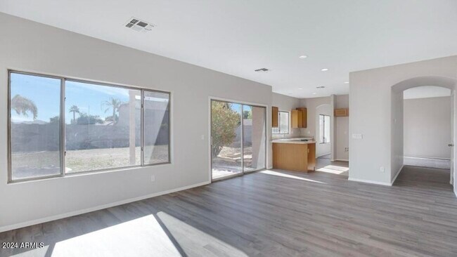 Building Photo - 12821 W Weldon Ave