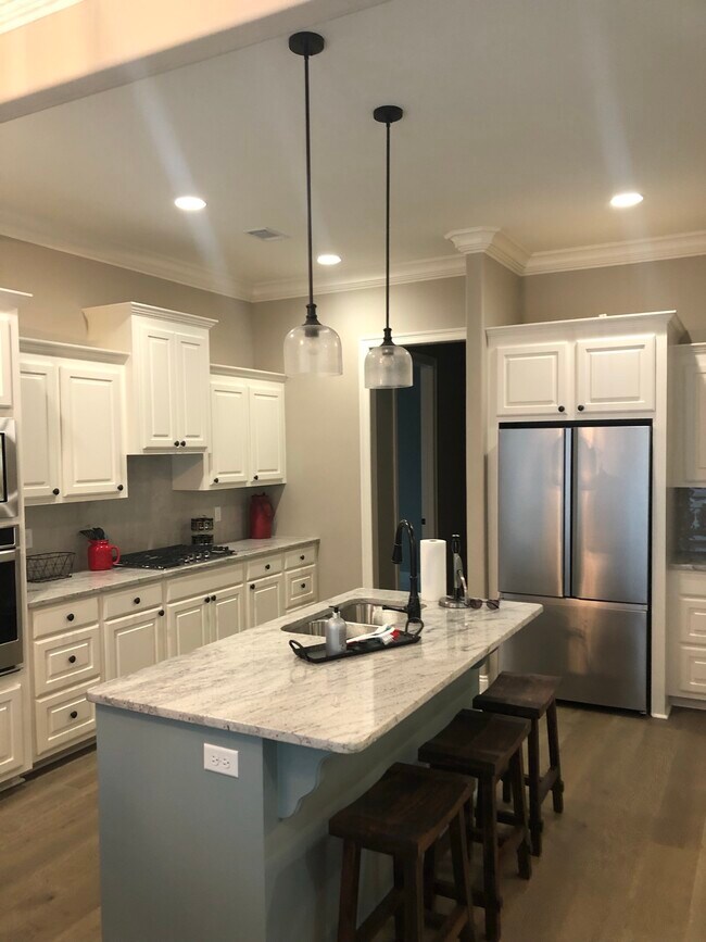 Building Photo - 5906 Settlers Dr