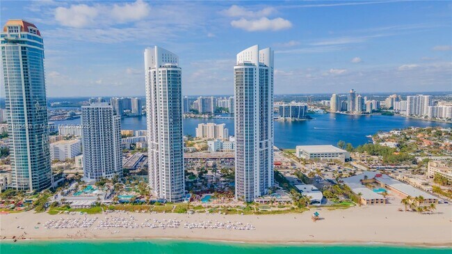 Building Photo - 18201 Collins Ave