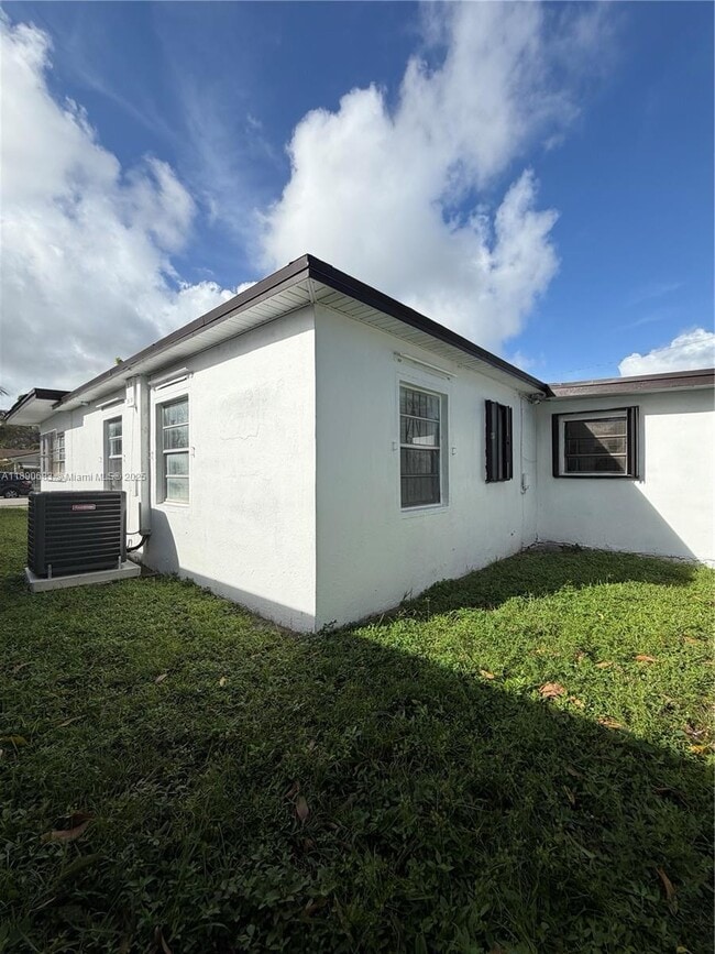 Building Photo - 2531 NW 152nd Terrace