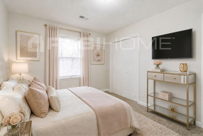 Building Photo - 1512 Hillside Dr SE