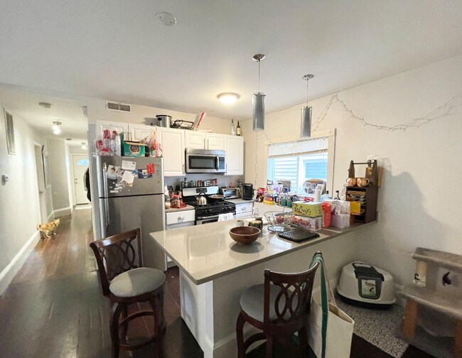 Building Photo - 32 Rawson St