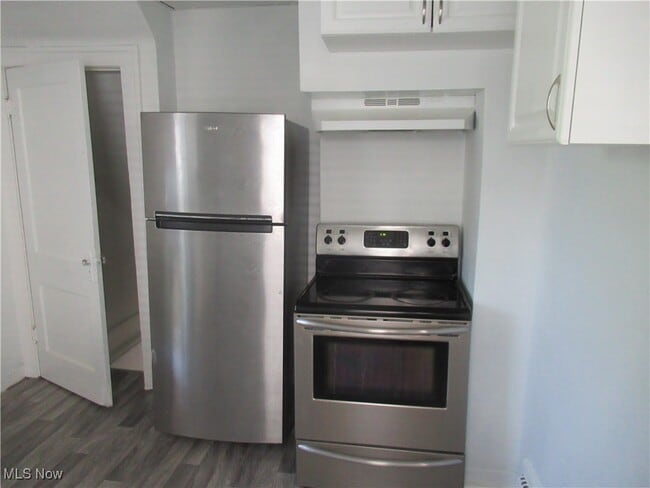 Building Photo - 3443 W 120th St