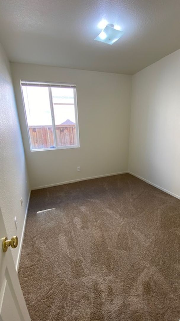 Building Photo - Rio Vista Single Story Home Available for Rent