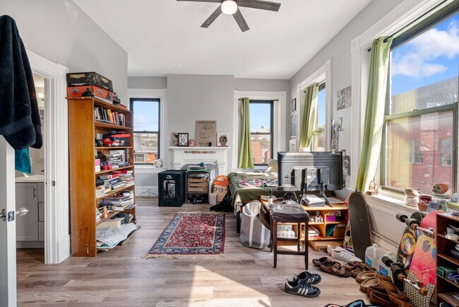 Building Photo - 23 Bedford Square