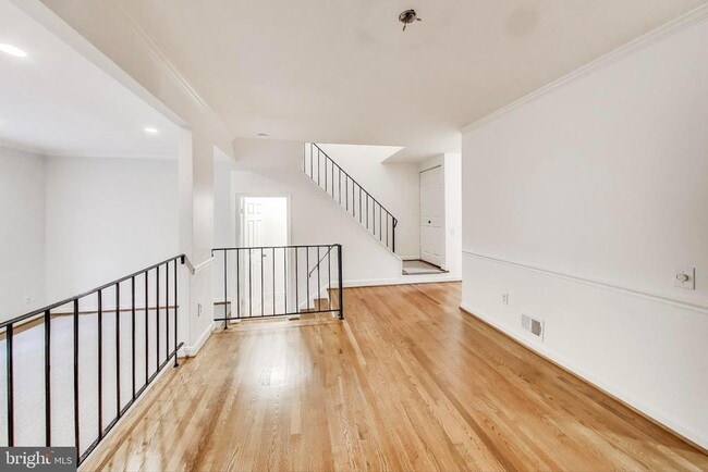 Building Photo - 1325 Chetworth Ct