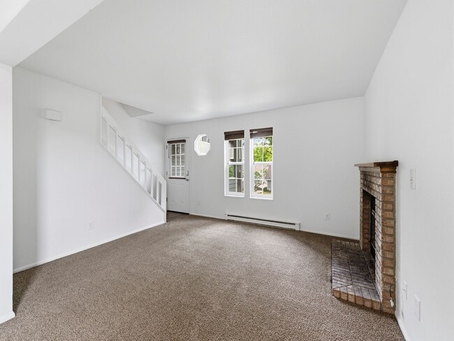 Building Photo - Newly Updated Throughout 2-Bed, 2.5-Bath Condo in Great Fort Collins Location!