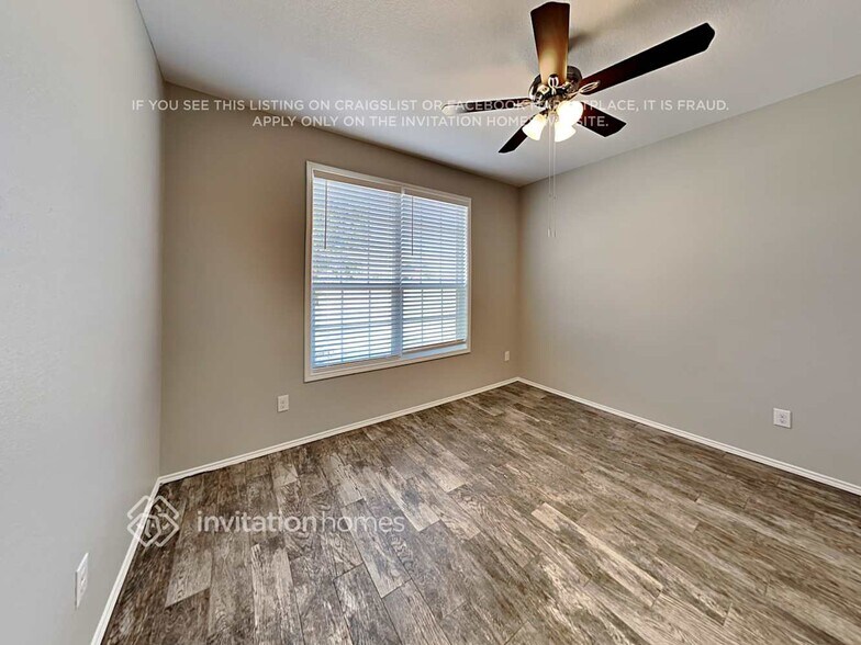 Building Photo - 224 Stable Dr