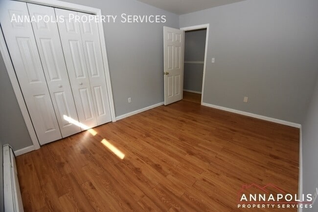 Building Photo - 127 Riverview Ave