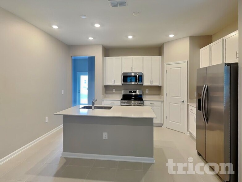 Building Photo - 722 Abita Aly