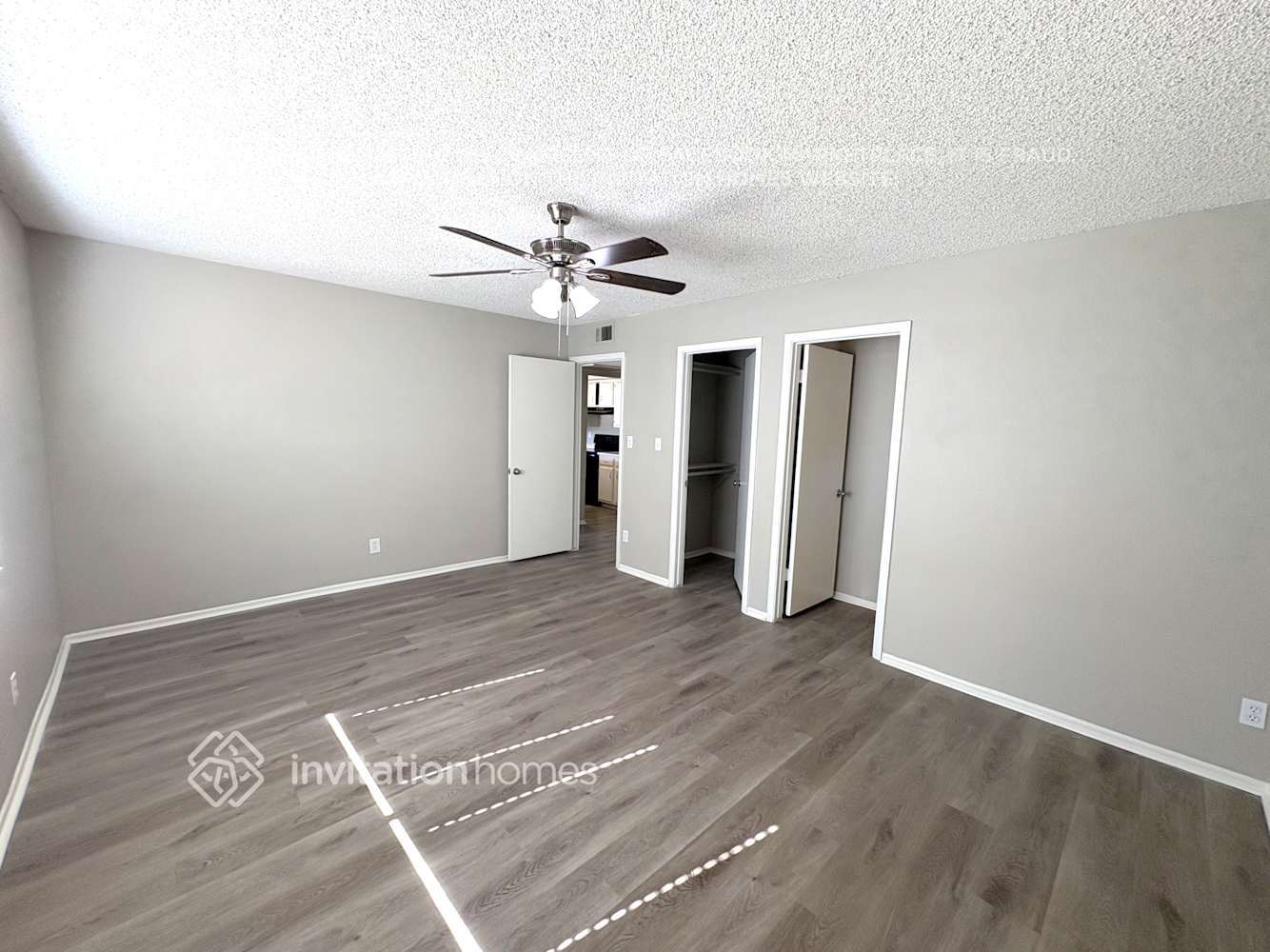 Building Photo - 5720 N 48th Ln