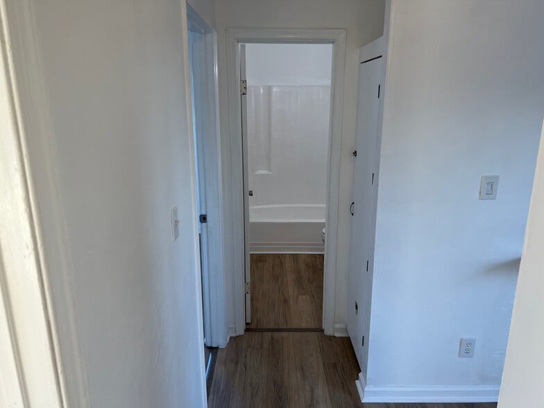 Building Photo - 9604 19th Bay St