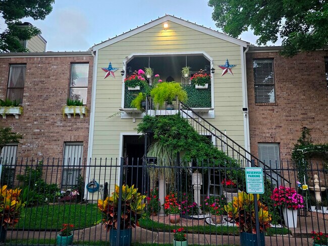 Building Photo - 6602 Harbor Town Dr