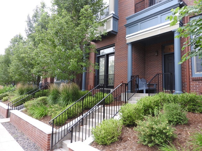 Building Photo - Central Park Home For Rent! Corner Unit!