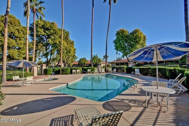 Building Photo - 7706 E Vista Dr