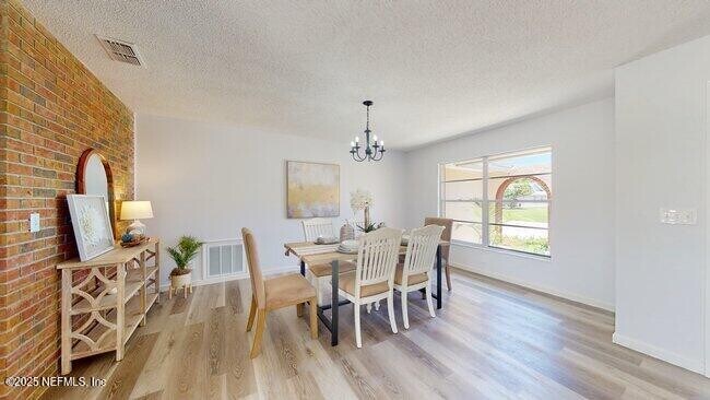 Building Photo - 10 Coral Reef Ct S