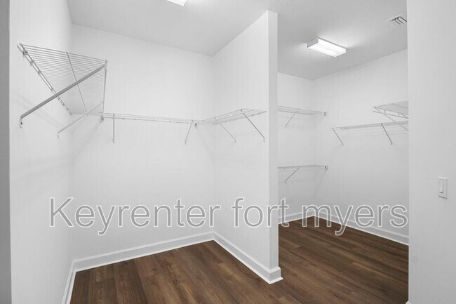 Building Photo - 19001 Aqua Shore Dr