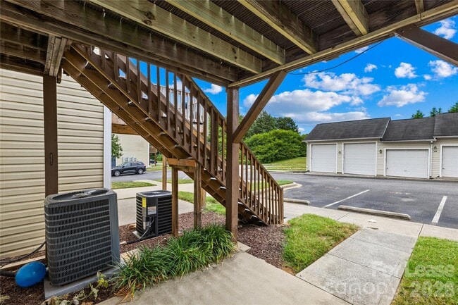 Building Photo - 118 Steam Engine Dr